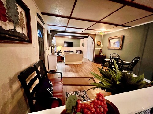 The picket fence 
Nana's  big dream
3 beds-2 bedrooms -privacy patio deck 