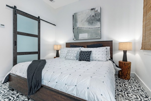 1 soverom, strykejern/-brett, wi-fi og sengetøy