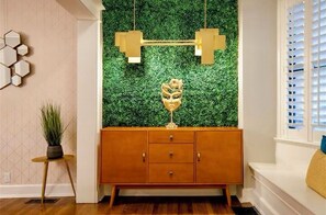 Interior - Renovated Art Deco retreat with porch and 2 King Beds, walk to coffee and food! (Kansas City)