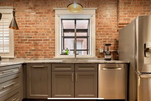 Interior - Renovated Art Deco retreat with porch and 2 King Beds, walk to coffee and food! (Kansas City)