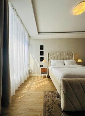 2 多间卧室、办公桌、熨斗/熨衣板、免费 WiFi