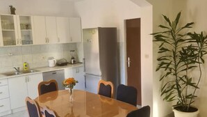 アパートメント (Apartments Rubbi - Three Bedroom Apar) | ダイニングルーム