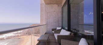 Beachfront Condo With Pool Brand New