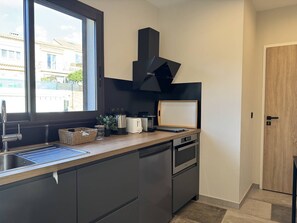 Fridge, microwave, oven, dishwasher