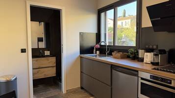 Fridge, microwave, oven, dishwasher