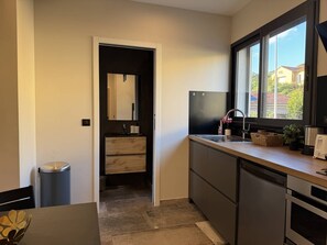 Fridge, microwave, oven, dishwasher