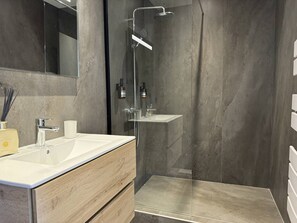 Kostenlose Toilettenartikel, Haartrockner