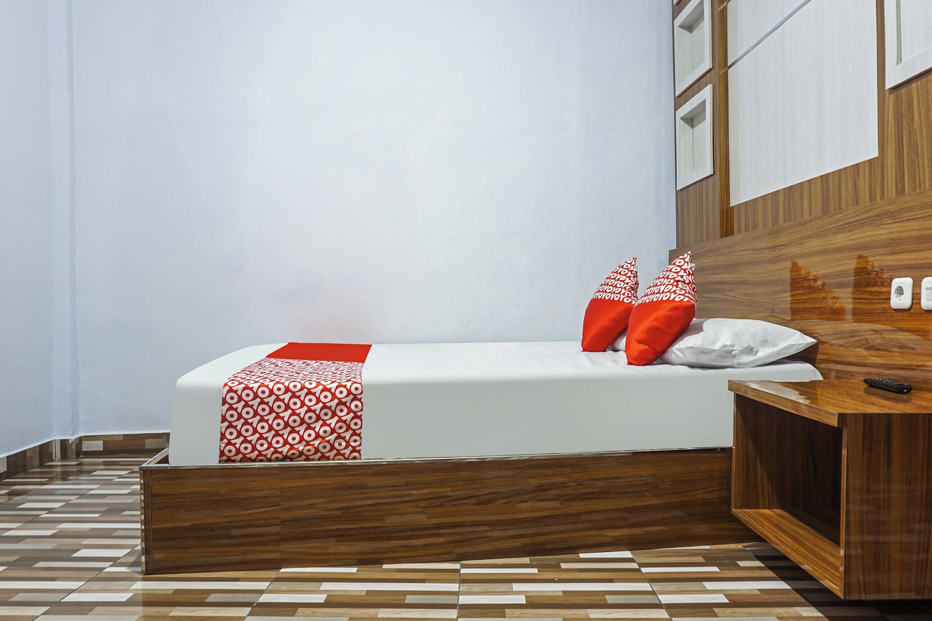 Deluxe Double Room | Desk, free WiFi, bed sheets