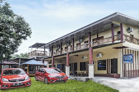 Exterior. Hotel O Penginapan Dafandra Beach Near Pantai Tanjung Bira