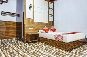 Quarto casal luxo | Escrivaninha, Wi-Fi de cortesia, roupa de cama