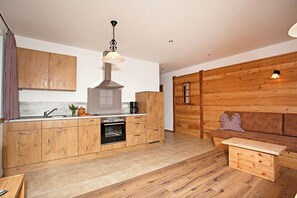 Kühlschrank, Ofen, Herdplatte, Geschirrspüler