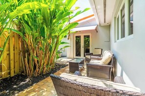 Terrace/patio - 6BR Oasis Treat w/ Oversized Pool, 9-min to Beach (Miami)