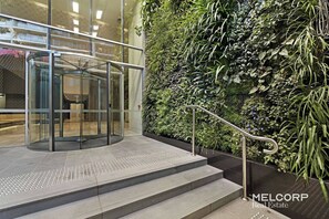 Interior - Luxury 2 Bed 2 Bath 2 Car Prima Pearl next Casino & City (Southbank)