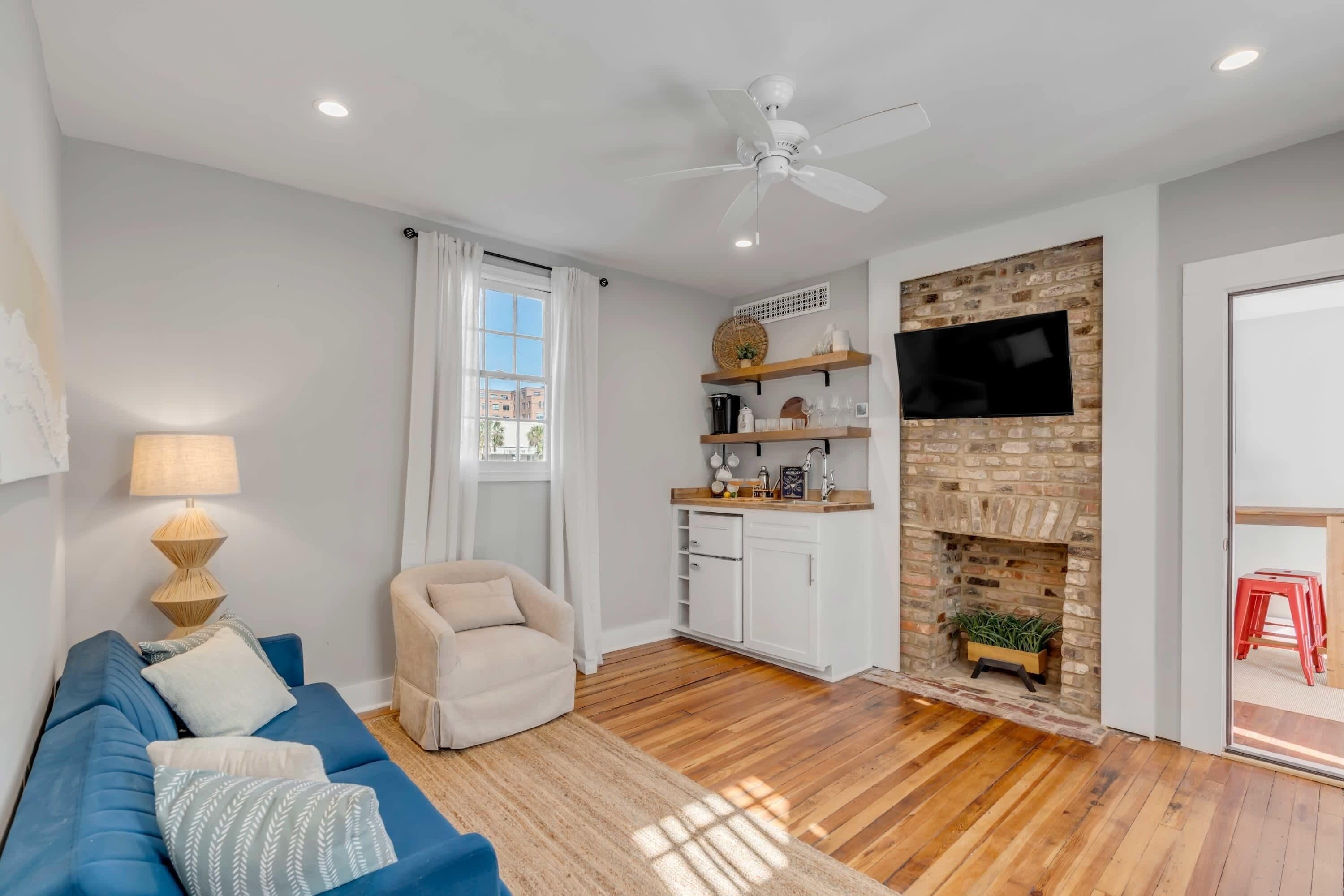 TV, fireplace, offices