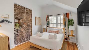 3 bedrooms, WiFi, bed sheets