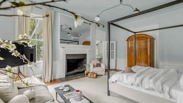 5 bedrooms, iron/ironing board, WiFi, bed sheets