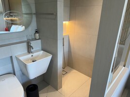 双人房, 山景 | 浴室 | 淋浴设施、吹风机 、浴袍、坐浴桶