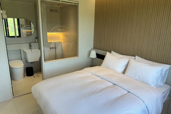 Dobbeltrom, fjellutsikt | Skrivebord for bærbar PC og wi-fi (inkludert)