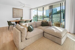 Living area - Swell Apartments - by Burleigh Letting (Burleigh Heads)