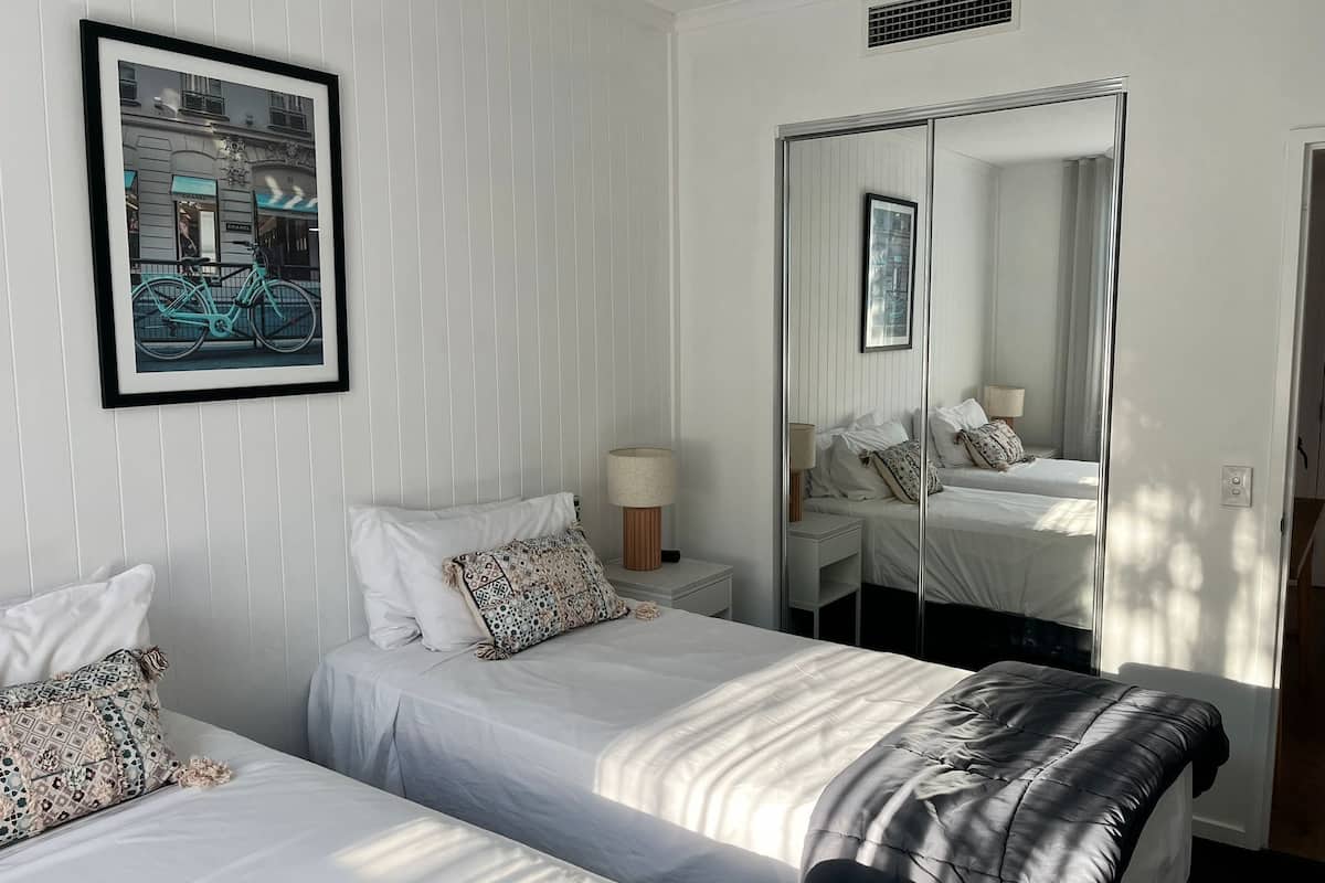 Two-Bedroom Deluxe Apartment with Balcony