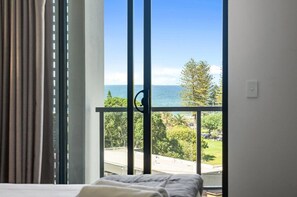 Leilighet, 2 soverom, havutsikt | Individuelt dekorert, individuelt innredet og strykejern/-brett