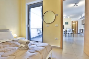 2 chambres, fer et planche à repasser, Wi-Fi, draps fournis
