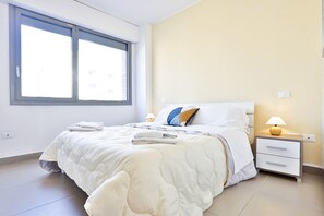 2 dormitoris, planxa i posts de planxar, wifi i roba de llit 