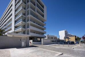Exterior - GuestHost - Bright apartment perfect for 4 people and located in a newly built residence that combines modern comfort and practicality. The large terrace offers a relaxing view of the adjacent playground, perfect for enjoying moments of tranquility in th (Bari)