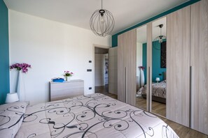 1 bedroom, iron/ironing board, Internet, bed sheets
