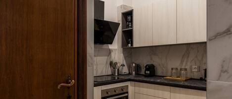 Kühlschrank, Ofen, Herdplatte, Geschirrspüler