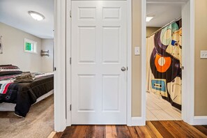 2 slaapkamers, een strijkplank/strijkijzer, wifi, beddengoed