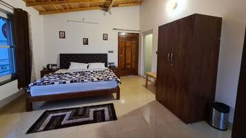 1 quarto, escrivaninha, ferros/tábuas de passar roupa, Wi-Fi