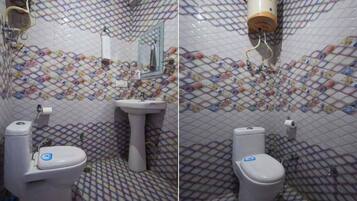 Deluxe Room | Bathroom