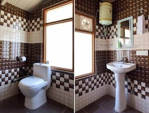 Deluxe Room | Bathroom