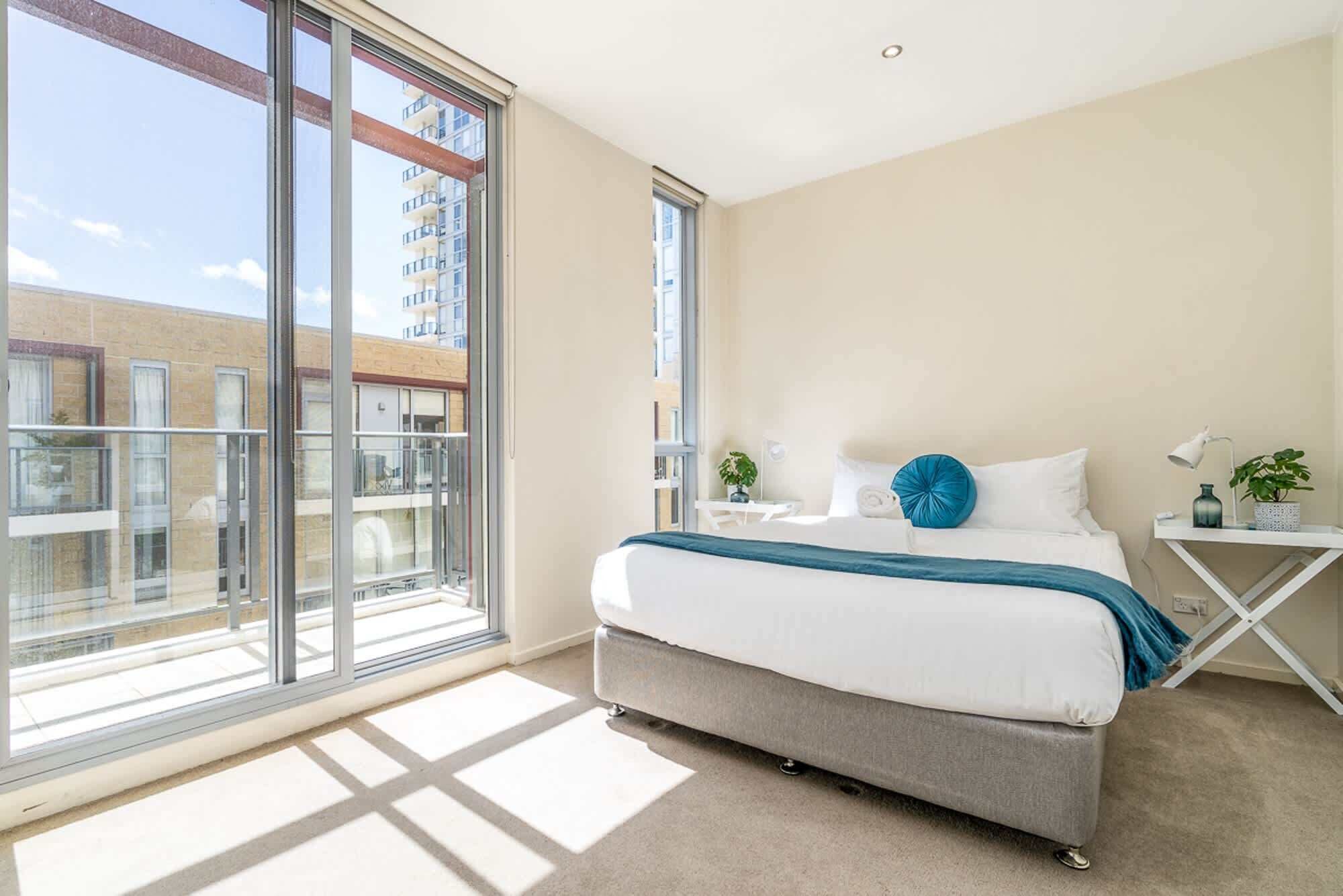 2 多间卧室、办公桌、熨斗/熨衣板、WiFi