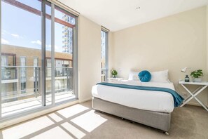 2 bedrooms, desk, iron/ironing board, WiFi