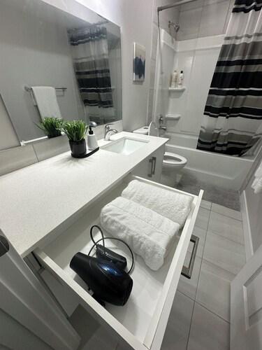 A Luxurious, Cozy and Sparkling Suite Situated in a very serene Atmosphere.