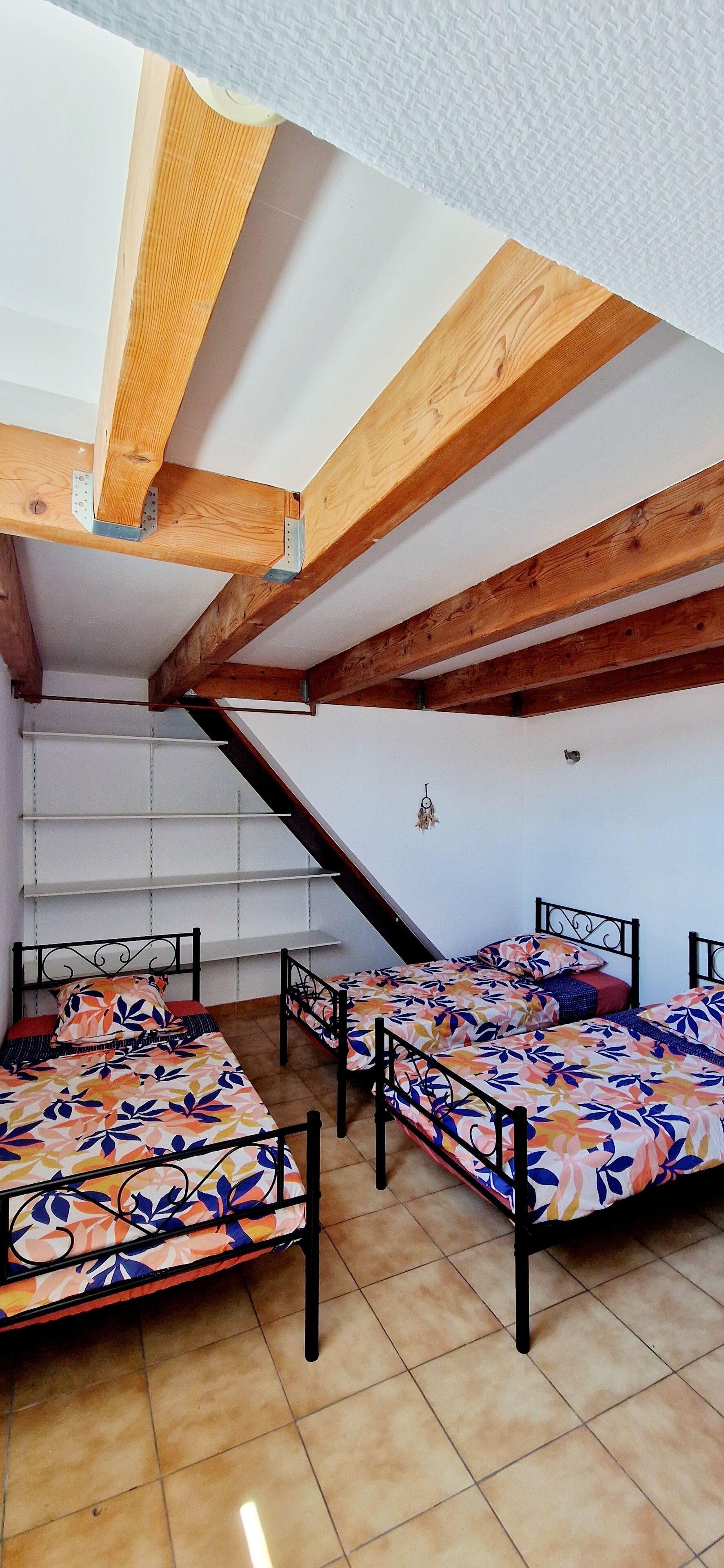 3 habitaciones, wifi gratis y ropa de cama 