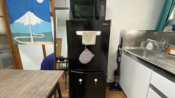 Fridge, microwave, stovetop, electric kettle