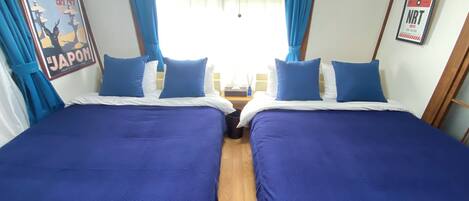 3 slaapkamers, een bureau, een strijkplank/strijkijzer, gratis wifi