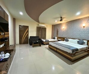 Presidentiële kamer | Luxe beddengoed, een bureau, een laptopwerkplek, gratis wifi