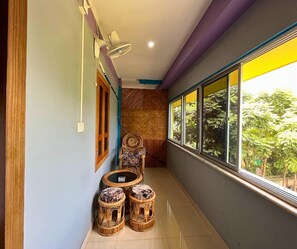 Rom – premium | Sengetøy av topp kvalitet, skrivebord og skrivebord for bærbar PC