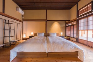 3 bedrooms, desk, travel crib, free WiFi