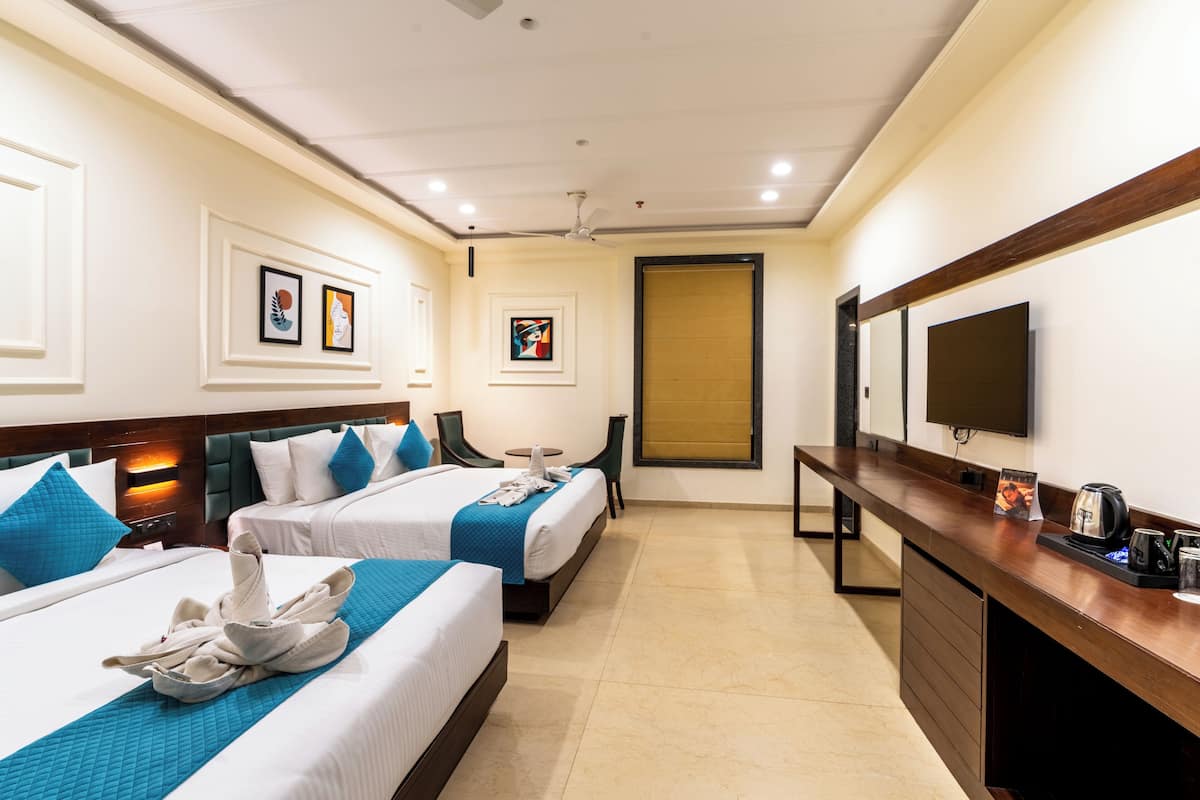 Familienzimmer | 1 Schlafzimmer, Zimmersafe, Schreibtisch, schallisolierte Zimmer