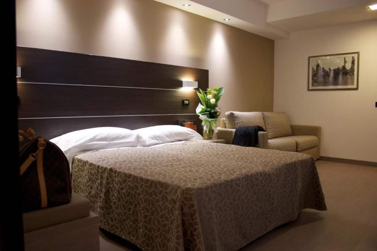 Superior Room | 1 bilik tidur, gebar bulu kapas, bar mini, peti besi dalam bilik