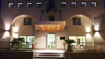 Mặt tiền nơi lưu trú