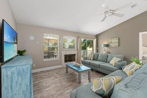 Smart-TV, Kamin, Videospiele