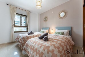 3 bedrooms, iron/ironing board, free WiFi, bed sheets - Perfect Location 3 Bedrooms 2 bath, Parking, Pool REF048 (Fuengirola)
