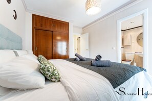 3 makuuhuonetta, silitysrauta/-lauta, ilmainen Wi-Fi, vuodevaatteet