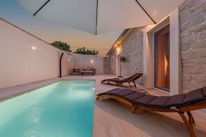 Beheizter Pool